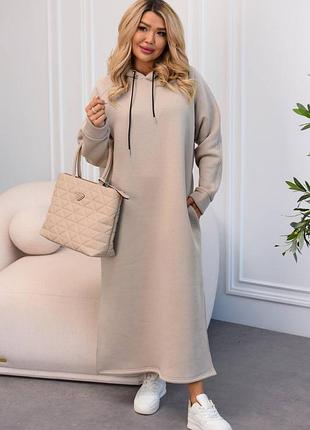 Теплое женское платье с капюшоном
