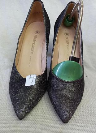 Женские брендовые туфли лодочки в очень хорошем состоянии