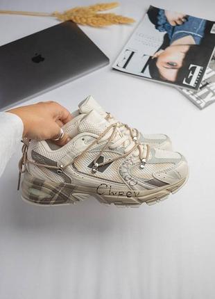 New balance 530 custom
beige