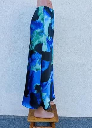 Спідниця максі asos design m атласна мармуровий принт в синіх тонах юбка