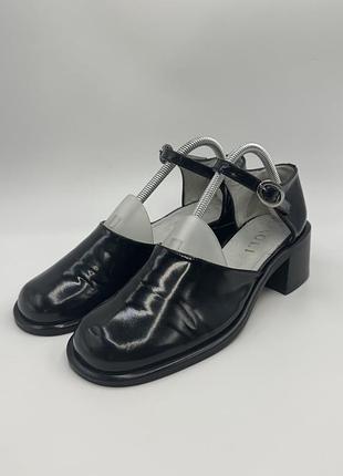 Шкіряні туфлі на каблуку paoli made in italy