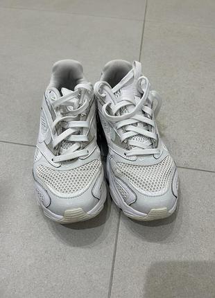 Беговые кроссовки