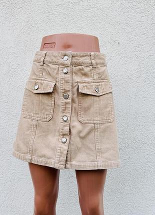 Вельветова міні спідниця stradivarius s бежева юбка вельвет на металевих ґудзиках