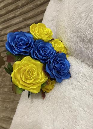 Квіти із атласної стрічки