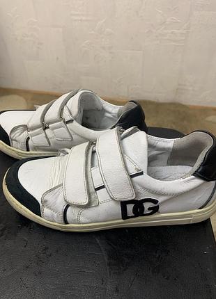 Кросівки для підлітків