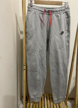 Спортивні штани nike tech fleece