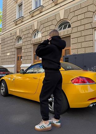 Теплый женский брючный костюм