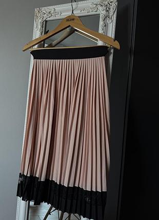 Спідниця в складку рожева з мереживом