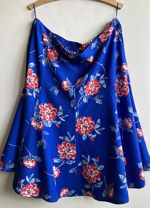 Женская расклешенная миди юбка синяя с красными цветами из натуральной ткани на лето большого размера батал