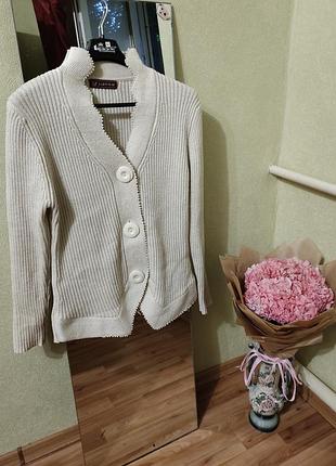 Нарядная бежевая кофта на пуговицах размер l