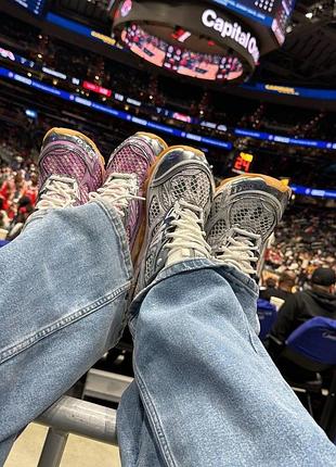 Жіночі кросівки