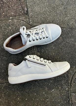 Оригінальні жіночі кросівки clark’s