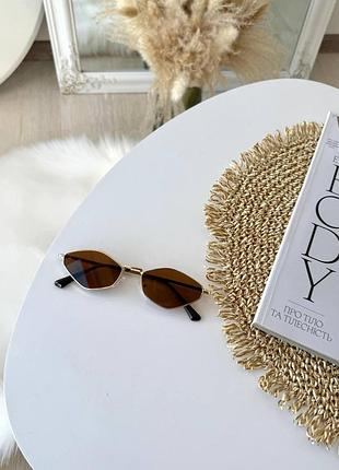 Солнцезащитные очки женские  no logo