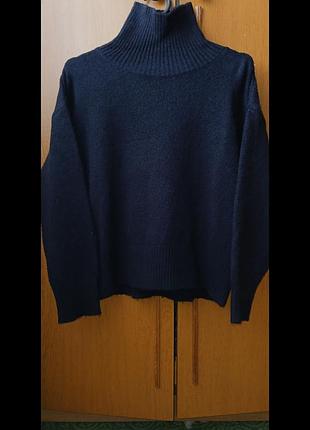 Свитер шерстяной чёрного цвета