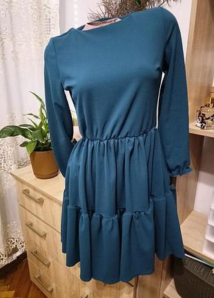 Красивое платье миди воланами под резинку