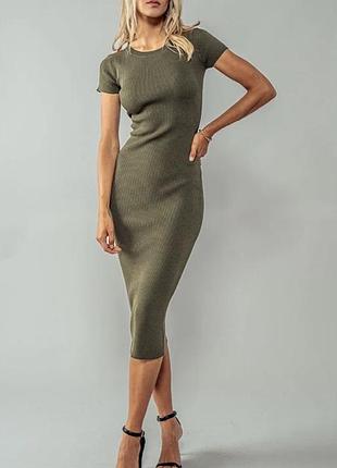 Сукня міді