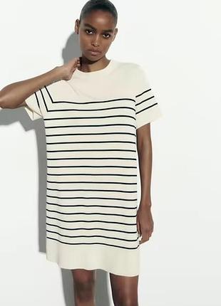 Сукня кремового кольору в чорну смужку міні
