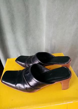 Кожаные шлепанцы размер 38, 39