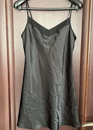 Чорна атласна нічна сорочка george