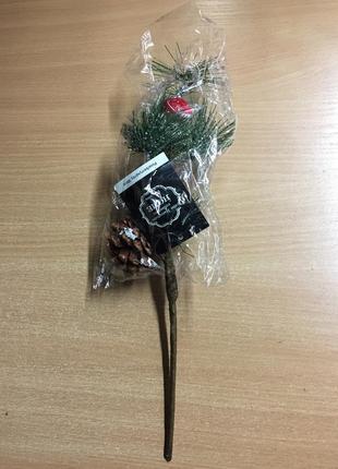 Новорічна прикраса гілочка з ягодами 38 см