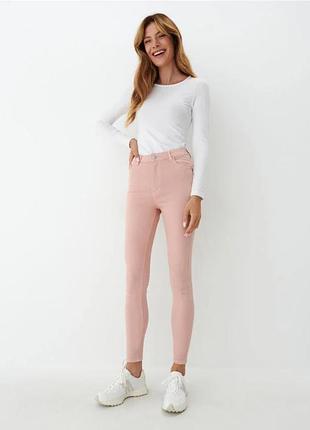 Джинси жіночі, нові. розмір 32/34. mohito