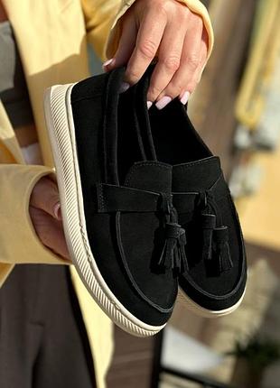 Женские лоферы с кисточками черные натуральная замша, замшевые туфли 25227