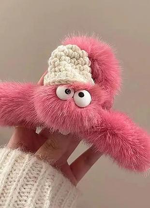 Мохнатый крабик с шапочкой