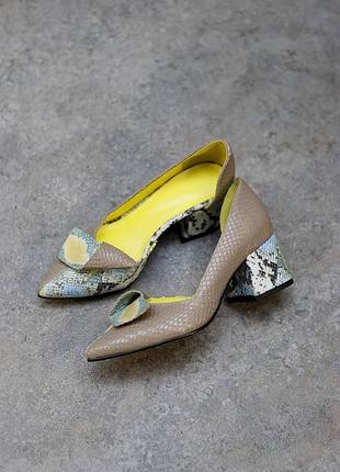 Яскраві ексклюзивні туфлі човники з натуральної шкіри з тисненням під змію