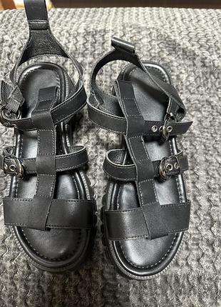 Шкіряні босоніжки розмір 39