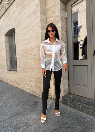 Жіноча біла базова блузка