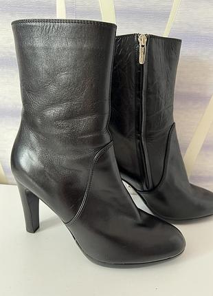 Чорні шкіряні ботильйони sergio rossi на високому підборі