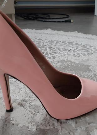 Туфлі лакові персикового кольру