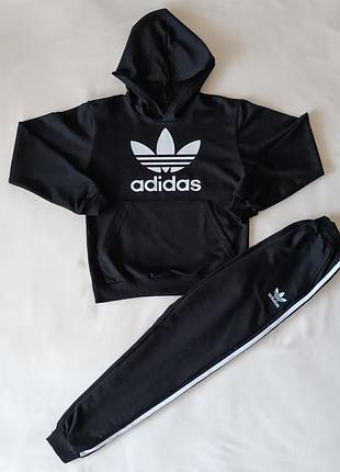 Черный спортивный костюм adidas на мальчика