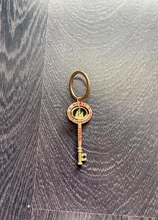 Сувенірний брелок-ключ «dubai, uae»