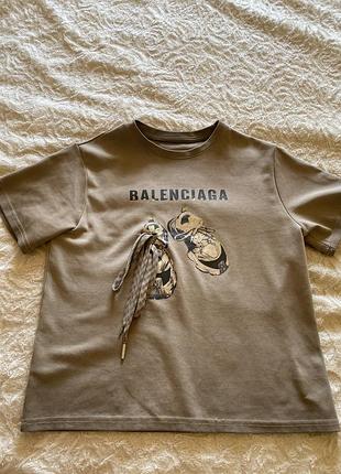 Жіноча футболка