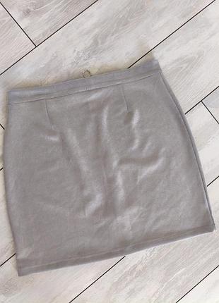 Коротка спідниця в офіс, розмір л