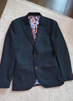 Піджак next signature