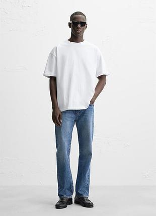 Базова біла футболка