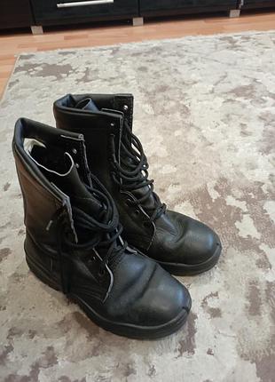 Ботинки с высокими берцами утепленные новые, клеепрошив.