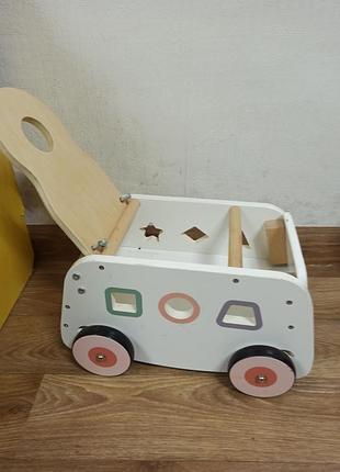 Большая, прочная каталка, может кататься ребенок,