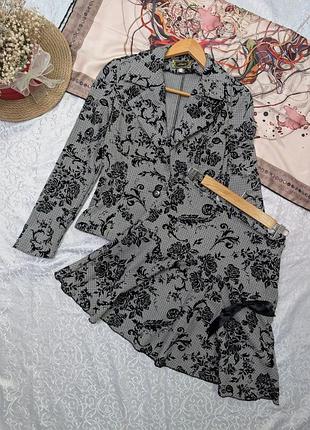 Костюм женский