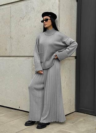 Елегантний костюм плісе з преміальної пряжі