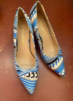 Туфлі човники з орнаментом