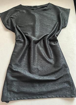 Чорна сукня з жатої тканини форми трапеція s-m