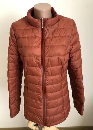 Легка курточка в ідеальному стані.