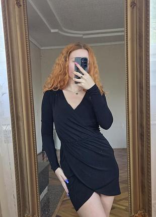 Черное приталенное платье на запах topshop размер xs