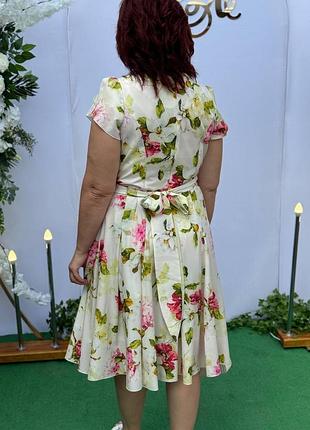 Жіноча святкова сукня, одягнута один раз , в новому стані .