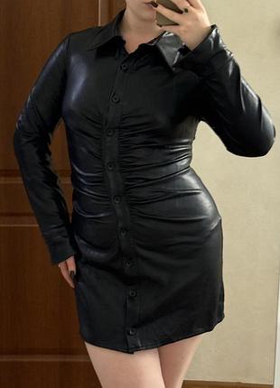 Сукня шкіряна