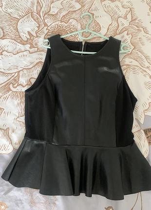 Шкіряний топ блуза з баскою