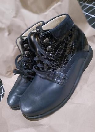 Ортопедичні черевики hartjes, підошва vibram